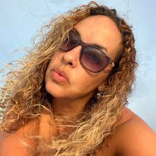 Does anyone know this dog and can foster it?