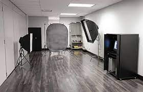 Tips To Help You Find The Right Photography Studio Space To Rent Photography Studio Equipment Photography Studio Spaces Studio Photography