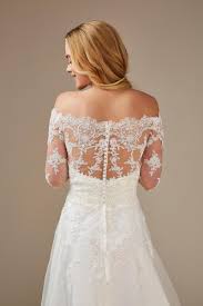 Und besonders rote kleider stehen für weiblichkeit und sorgen für einen spektakulären und unvergesslichen auftritt. Tragerloses Brautkleid Mit Optionalem Carmen Top Aus Spitze Von Weise Modell 336202 Heiraten Mit Braut De