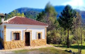 En temporada alta las casas se alquilan por semana completa durante julio, agosto, semana santa, navidad, puente de de la constitucion y puente de la inmaculada. Casa Rural Cueva Ahumada Cueva Ahumada Villaverde De Guadalimar Albacete Rio Mundo