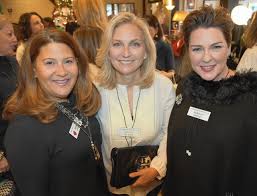 Northbrook Woman's Club hosts 200 at holiday boutique