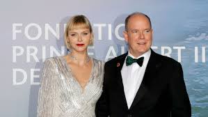 Charlène de monaco ne cesse de créer le buzz ces derniers temps dans l'actualité médiatique. Charlene De Monaco Toujours Bloquee En Afrique Du Sud Elle Se Devoile En Photo Pour Une Nouvelle Initiative Closer