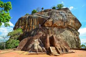 Sri lanka, das verlorene paradies des indischen ozeans, mit figuren von riesigen buddhas, uneinnehmbaren palästen, festungen und in den fels gehauenen tempeln.auf sri lanka entdeckst du endlose strände, ruinen, gastfreundliche menschen, elefanten, den berühmten tee und schmackhaftes essen. Die Top 10 Sehenswurdigkeiten Von Sri Lanka Franks Travelbox