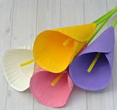 Et quand ce sont des fleurs fabriquées par les enfants, aussi jolies que des vraies, et qui en plus durent beaucoup plus longtemps, elles apprécient encore plus ! Deco Printemps Maternelle 7 Idees Diy Ingenieuses