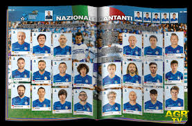 Последние твиты от nazionale cantanti (@nazcantanti). Figurine Calciatori 2021 E Boom Della Nazionale Italiana Cantanti Cultura Agr
