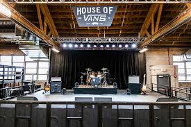 Последние твиты от vans my (@vans_malaysia). History Of Vans Shoes 14 Things You Didn T Know About Vans Shredz Shop