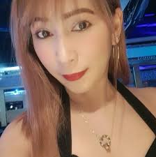 Kung nakakain ka ng tatlong bases,kung may maayos ka na higaan,kung wala  kang sakit,dapat mo itong ipagpasalamat sa Maykapal.