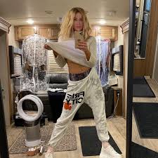 .посмотрите в instagram фото и видео kate beckinsale (@katebeckinsale_daily). Kate Beckinsale 47 Shows Off Abs And Claps Back At Instagram Troll