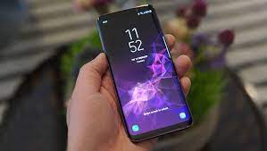 صور مسربة واقعية تستعرض لنا واحد من هواتف سامسونج القابلة للطي tech galaxy tech news