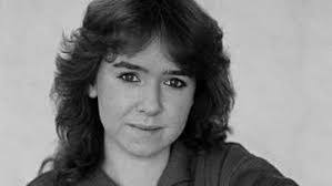 Ellen Worth's Instagram, Twitter & Facebook