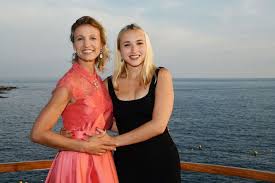 When she was six months old, her parents. Alexandra Lamy Revele Que Sa Fille Chloe Jouannet A Quitte Le Nid Familial