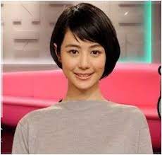 夏目三久の髪型が知的でおしゃれ 大人ショートボブを真似する３つのコツ ねころ部 安田成美 髪型 ピクシーヘア 髪型