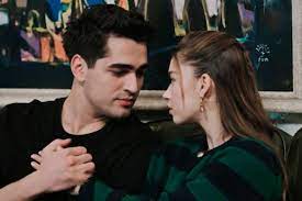 Какие еще измены? Отношения Афры Сарачоглу и Мерта Рамазана Демира из  «Зимородка» стали только крепче | STARHIT