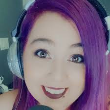 Amanda Mednansky's Instagram, Twitter & Facebook