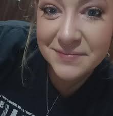 Bio: If you're looking at this, nice to meet you! I'm Levi, I'm 27 years  old. I love meeting new people and meaningful conversation. I'm currently  working towards getting my degree in