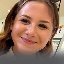 Eli Enriquez's Instagram, Twitter & Facebook