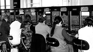 Trouvez des images de stock de opératrice de téléphone du service clientèle en hd et des millions d'autres photos, illustrations et images vectorielles de stock libres de droits dans la collection. C Etait Les Dames Du Telephone Ladepeche Fr