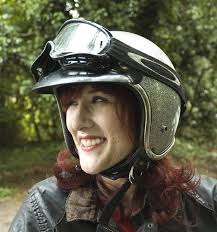 Lois Price's Instagram, Twitter & Facebook