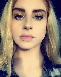 Devon Saylor's Instagram, Twitter & Facebook