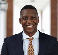 From Southern Africa to London to Darden: Dexter Moyo (Class of 2024)  Shares How His Background Inspired a Great Passion for the Business World