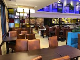 (7) pendant très longtemps le musée n'a occupé qu'une partie des bâtiments de l'ancien palais, il (cohabiter) _ avec différentes administrations. Les Delices A Tourville La Riviere Photos