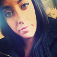 Esther Poulin (@estherlapoule)