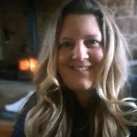 Lisa Newsom's Instagram, Twitter & Facebook