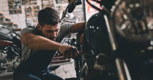 Elak kena 'ketuk' harga mahal bila servis kereta, ini beberapa perkara kena tahu. 4 Biaya Servis Motor Yang Harus Disiapkan Setiap Bulan