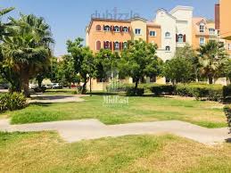 The master bathrooms boast dual sink vanities with granite countertops, marble flooring and whirlpool bath tubs. Apartments For Sale In Building 38 Buy Flats Dubizzle