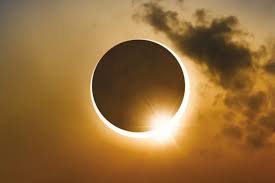Кільцеподібне сонячне затемнення очікує нас 10 червня 2021 року о 13:41 за київським часом (10:41 за utc). Sogodni Vidbudetsya Pershe U 2021 Roci Sonyachne Zatemnennya Koli Mozhna Pobachiti Ua News