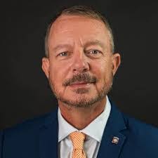 Dean Allmon's Instagram, Twitter & Facebook