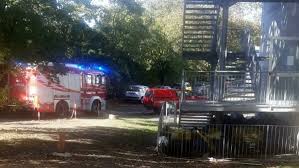 Medesano , provincia di parma , i̇talya. Rischio Incendio All Istituto Comprensivo Evacuata La Don Milani