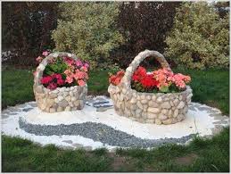 5 Incredible Stone Art Ideas To Spice Up Your Garden Amazing House Design Diy Garden Projects Garden Projects Garden Decor