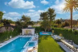 11560 Dilling St Studio City Ca 91604 Mls Sr20001301 Zillow In 2020 Studio City Luxury Pools Indoor Exterior Design
