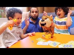 تحدي لعبة الكلب النائم مع بابا وآسر وسامر youtube