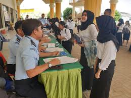 Pengumuman kelulusan calon pegawai negeri sipil atau cpns 2020 akhirnya bisa diakses pada jumat (30/10/2020). Pendaftaran Cpns Kemenkumham 2020 Informasi Cpns Asn Indonesiainfo Cpns Asn Indonesia 2021