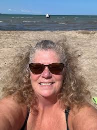 Samantha Rossignol's Instagram, Twitter & Facebook