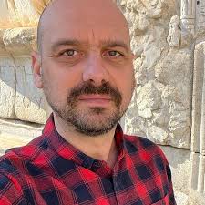 Town and Country Planning in the UK: Cullingworth, Barry, Davoudi, Simin,  Webb, David, Vigar, Geoff, Pendlebury, John, Townshend, Tim, Gkartzios,  Menelaos, Hart, Trevor, Nadin, Vincent: 9781032274584: Amazon.com: Books