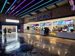 Muvi Jubail Cinema Saudi Arabia In 2021 Cinema Design Exposed Concrete Cinema Experience