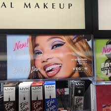 Not me being in Walmart!!! I love how they spend this around the block from  time to time from Ulta, to Amazon, to Walmart! @nyxcosmetics #BlackActress  #bookedandbusy #laactress #moviecasting #breakoutstar