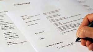 Arbeitslosigkeit Nicht Verschweigen Karriere Wir zeigen, wie sie arbeitslosigkeit im lebenslauf die erfahrung zeigt jedoch, dass „arbeit suchend eine deutlich aktivere formulierung ist, als „arbeitslos. arbeitslosigkeit nicht verschweigen