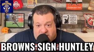 Browns Sign QB Tyler Huntley