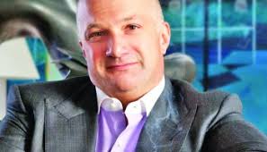 Baiatul destept” Bogdan Buzaianu, capusat de propriul sau director