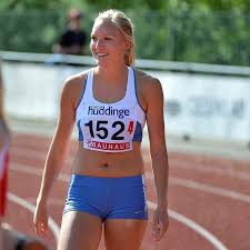 Moa elin marianne hjelmer (born 19 june 1990) is a swedish athlete who competes in the 200 metres and 400 metres. Moa Hjelmer 2013 Vs 2017 Tva Barn Senare Will My Body Facebook