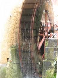 Hasil gambar untuk listrik tenaga air