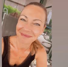 Liebe Mama Heute ist mein 40. Geburtstag 🎂 39 Jahre durfte ich mit dir  feiern. Doch heute ohne Dich 😭😭😭 Worte können nicht beschreiben wie sehr  weh das tut, das du heute