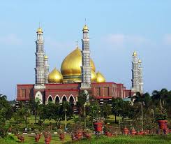 Arsitektur dan bangunan masjid termegah di malaysia yang begitu memikat wisatawan dunia. 5 Masjid Terbesar Di Pulau Jawa Wajib Lihat Steemit