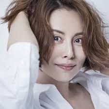 米倉涼子とは、 日本 の 女優 である。 Mi Mollet ãƒŸãƒ¢ãƒ¬ æ˜Žæ—¥ã®ç§ã¸ å°ã•ãªä¸€æ­©