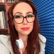 Amanda Einhorn's Instagram, Twitter & Facebook