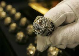 Biete eine champion trainingsjacke gr. La Ceremonie De Remise De La Bague De Champion Nba Traquenard Pour Jeunes Champions Fragiles